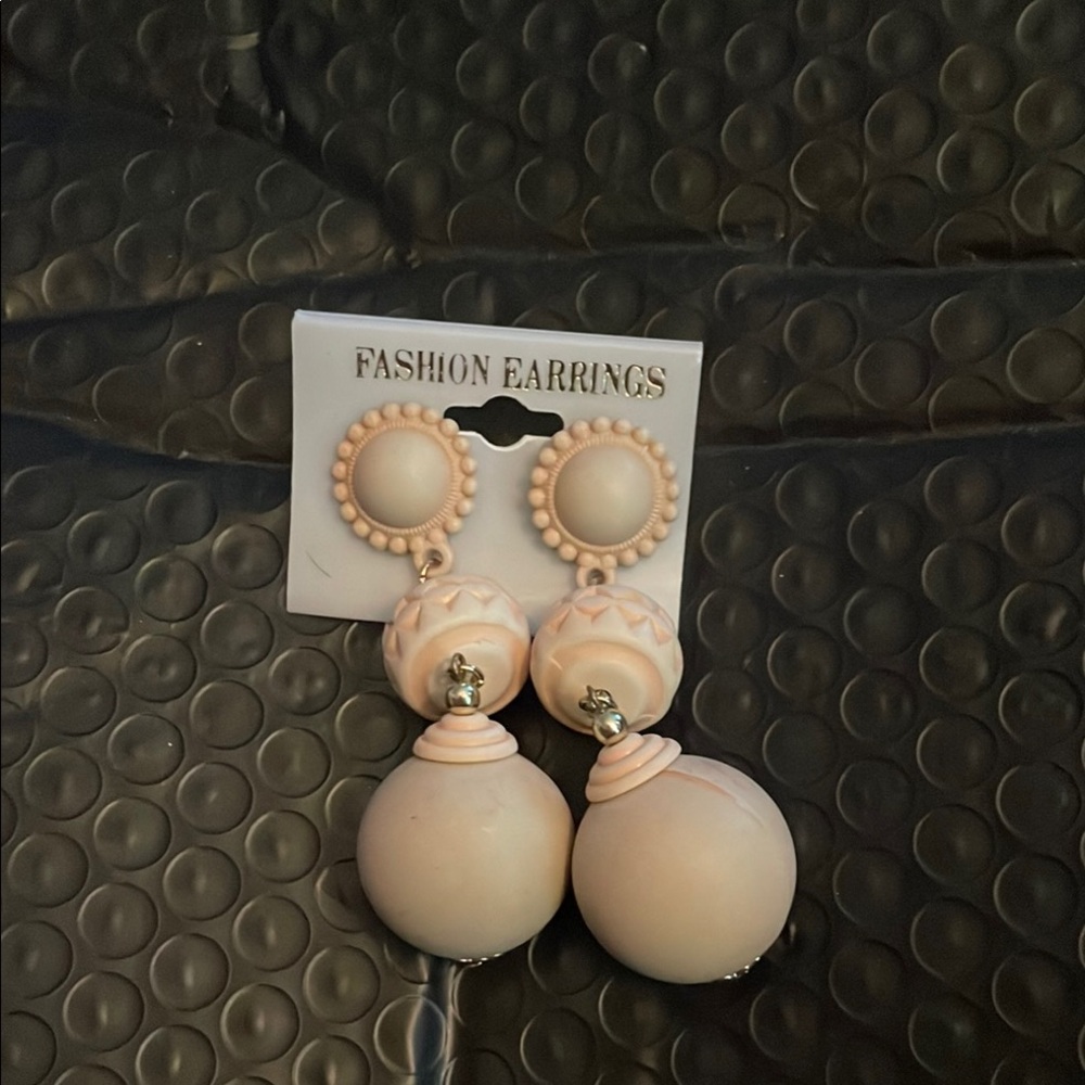 Elegant Cream Fashion Earrings